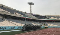 هواداران استقلال با شعار قهرمانی در حال رفتن به ورزشگاه+ تصاویر