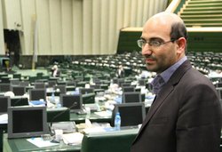 نماینده نجف‌آباد: ضعف در مدیریت شرایط سختی را برای مردم ایجاد کرده است