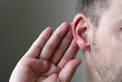 اختصاص منابعی برای کمک به درمان بیماران شنوایی
