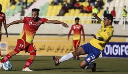 پیروزی تیم فوتبال فولاد مقابل صنعت نفت در دیدار تدارکاتی