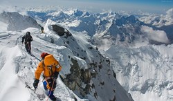 نجات یک کوهنورد در پیست دیزین بعد از 16 ساعت+ عکس