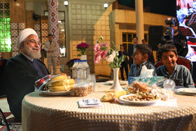 گفتگوی حسن روحانی رییس جمهور با تعدادی از کودکان که والدین خود را در زلزله کرمانشاه از دست دادند.