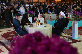 گفتگوی حسن روحانی رییس جمهور با تعدادی از کودکان که والدین خود را در زلزله کرمانشاه از دست دادند.