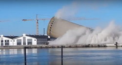 سقوط برج روی کتابخانه‌ای در دانمارک