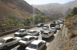 ترافیک سنگین در  هراز  بارش باران در محورهای دو استان
