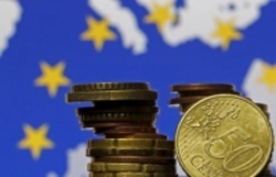 اسپوتنیک: اتحادیه اروپا به دنبال استفاده از یورو به جای دلار در تجارت با ایران است