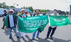 حضور هواداران عربستان در میدان سرخ مسکو پیش از افتتاحیه