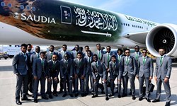 خطر از بیخ گوش تیم ملی عربستان گذشت آتش گرفتن یکی از بال‌های هواپیمای سعودی‌ها+تصاویر