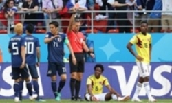 اخراج کارلوس سانچز دومین کارت قرمز  سریع جام جهانی +عکس
