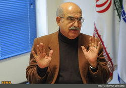بهمن کشاورز: ممکن است از نظر مبادلات بانکی با مشکلات لاینحلی مواجه شویم