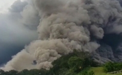 فوران چندباره آتشفشانی در اندونزی