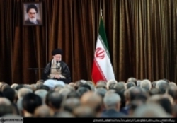 حضرت آیت الله خامنه‌ای: تصور حل مشکلات از راه مذاکره یا رابطه با آمریکا خطایی واضح است