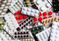 نظارت  تعزیرات  بر انبارهای دارو    داروفروشی  پزشکان، ممنوع