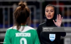 تصاویر | داور زن ایرانی که مسابقات فوتسال المپیک را قضاوت کرد