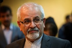 دستیار ظریف: ایران این مرحله از تحریم‌های آمریکا را پشت سر خواهد گذاشت