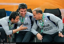 دین‌محمدی: برخی بازیکنان در حد استقلال نیستند  دو ستاره، مفت از دست‌مان پرید