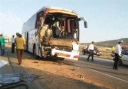 تصادف اتوبوس و پژو در محور اهواز - خرمشهر