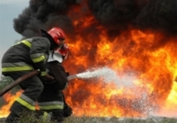 آتش‌سوزی در شهرک صنعتی خلیج‌فارس مهار شد