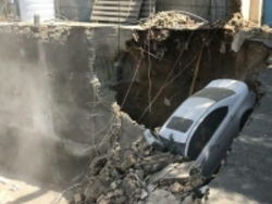 ریزش مرگبار ساختمانی در خیابان طالقانی/ خارج کردن دو تن از زیر آوار