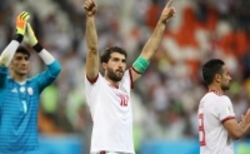بازوبند کاپیتانی تیم ملی بر بازوی ستاره پرسپولیسی