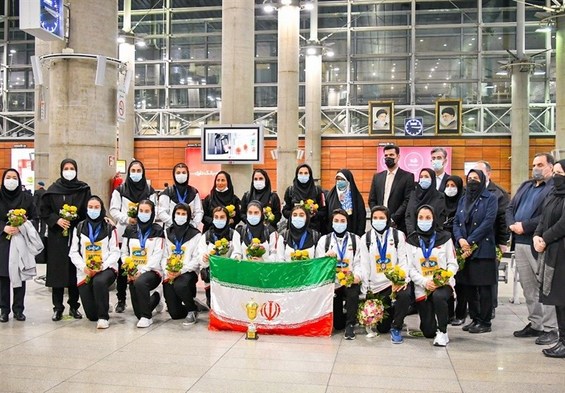 استقبال از تیم ملی هندبال جوانان دختر ایران با حضور معاون وزیر ورزش