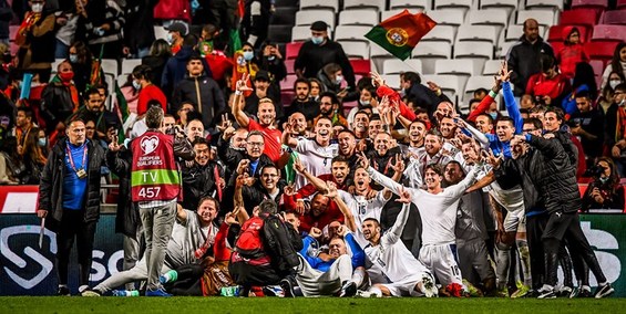 اقدام شایسته بازیکنان فوتبال صربستان پس از گرفتن پاداش