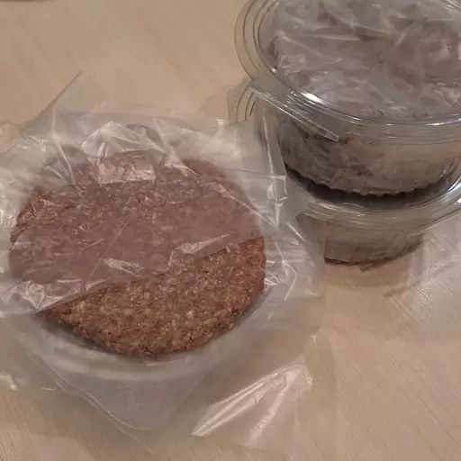 طرز تهیه همبرگر خانگی با گوشت چرخ کرده