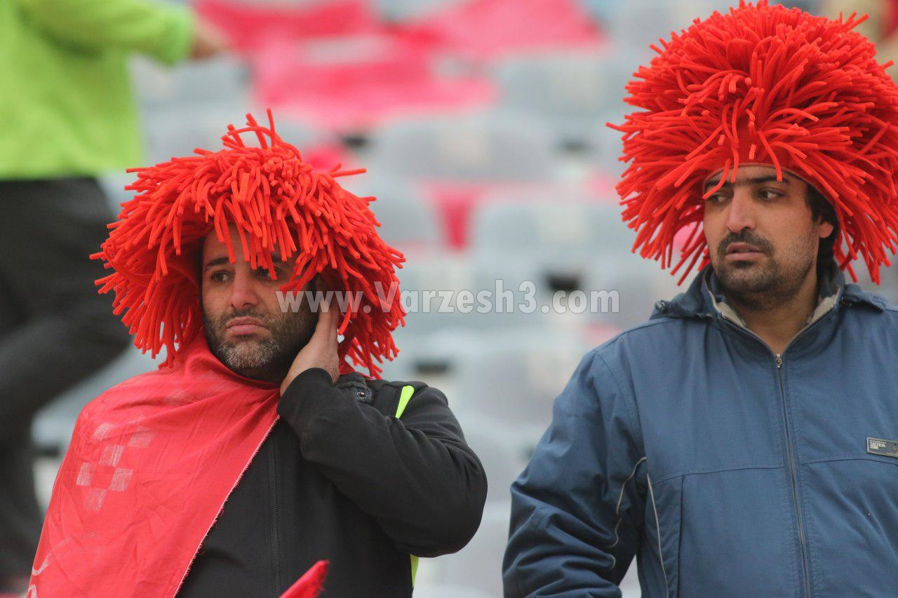 اندوه طرفداران پرسپولیس بعد از شکست +عکس