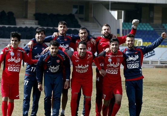 عکس/ ژست فاتحانه پرسپولیسیها بعد از دربی عکس/ ژست فاتحانه پرسپولیسیها بعد از دربی