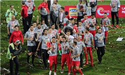 حاشیه مراسم اهدای جام به پرسپولیس