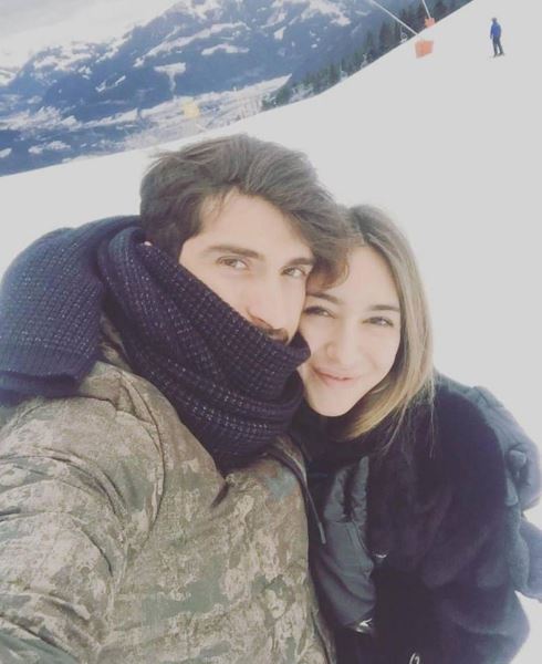 عکس زمستانی زیبای ستاره فوتبال ایران و همسرش