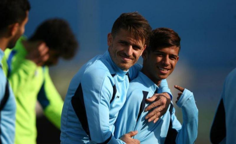 ستاد روحیه دادن به قائدی در استقلال+ عکس ستاد روحیه دادن به قائدی در استقلال+ عکس