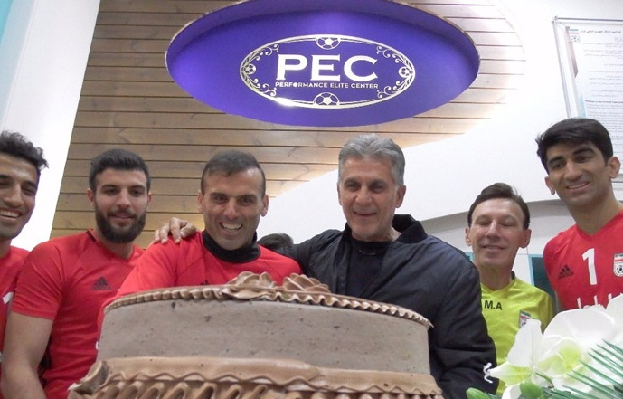 تمرین تیم ملی فوتبال با حضور کیروش/برگزاری جشن تولد سید جلال در اردوی تیم ملی+عکس تمرین تیم ملی فوتبال با حضور کیروش/برگزاری جشن تولد سید جلال در اردوی تیم ملی+عکس