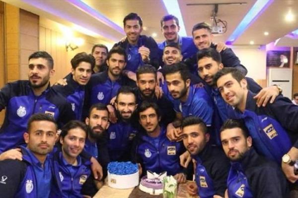 جشن تولد رحمتی در اردوی استقلال