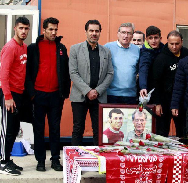 مراسم بزرگذاشت سرطلایی در تمرین پرسپولیس+ عکس