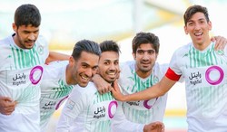 اعضای تیم فوتبال ذوب آهن عازم قطر شدند+عکس
