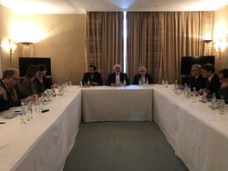 دیدار ظریف با تعدادی از اعضای پژوهشکده‌ها و موسسات مطالعاتی آلمان