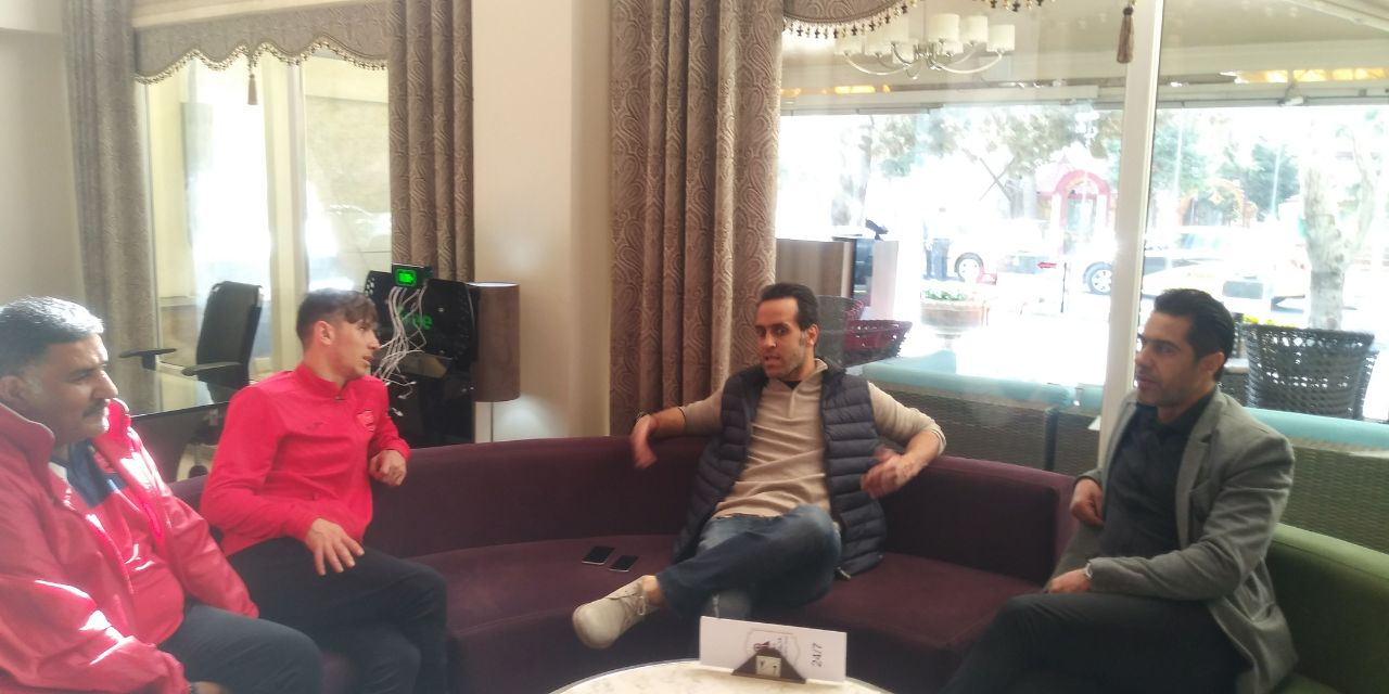 کریمی در اردوی پرسپولیس حاضر شد + عکس کریمی در اردوی پرسپولیس حاضر شد + عکس