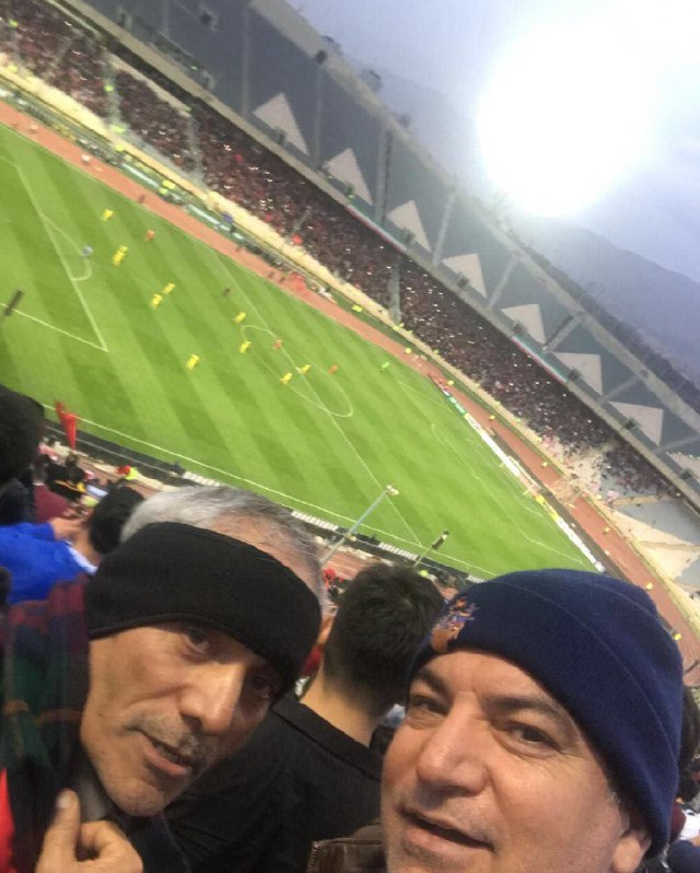 حضور مدیرعامل سابق پرسپولیس با ظاهری پوشیده در ورزشگاه!+عکس حضور مدیرعامل سابق پرسپولیس با ظاهری پوشیده در ورزشگاه!+عکس
