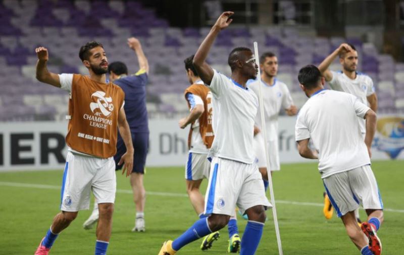 تیام با یادگاری دربی برابر العین+ عکس تیام با یادگاری دربی برابر العین+ عکس