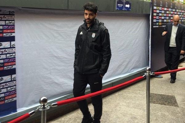 بازیکنان سیرالئون مشغول سلفی گرفتن در ورزشگاه آزادی+تصاویر