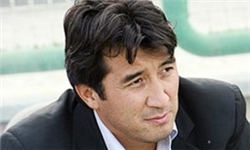 کنار کریمی بنشینم، چیزی از فوتبال نمی‌ماند!