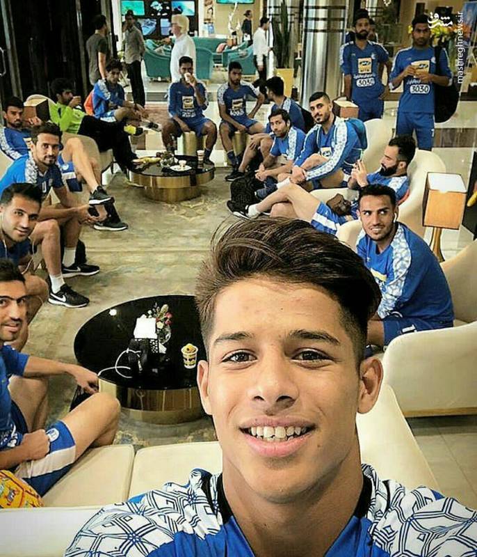 عکس/ سلفی قائدی و دیگر آبی پوشان پایتخت در کیش