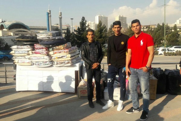 حضور بازیکنان پرسپولیس و نفت در مراسم کمک به زلزلهزدگان کرمانشاه+عکس حضور بازیکنان پرسپولیس و نفت در مراسم کمک به زلزلهزدگان کرمانشاه+عکس