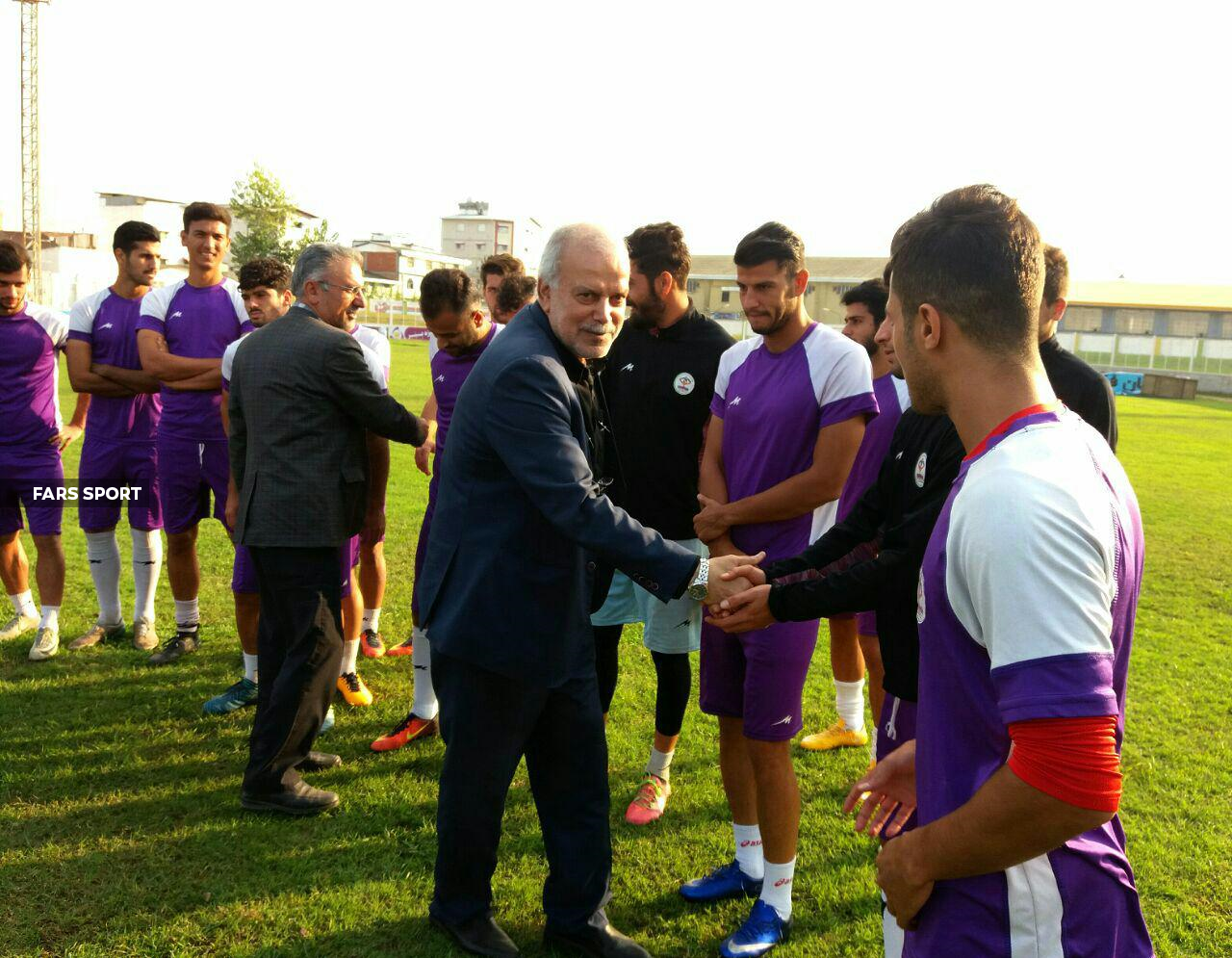 حضور بهروان و مسئولان هیئت فوتبال مازندران در تمرینات خونه به خونه+عکس حضور بهروان و مسئولان هیئت فوتبال مازندران در تمرینات خونه به خونه+عکس