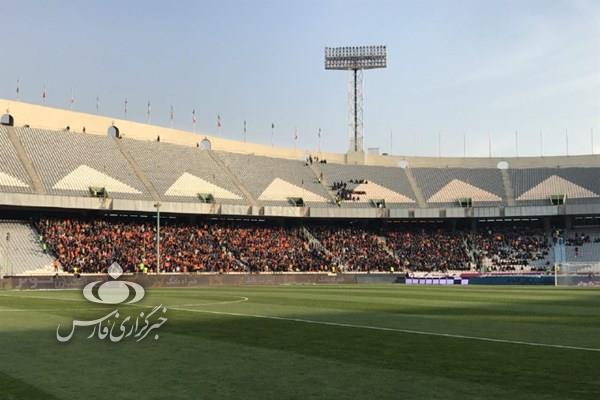 حضور 5 هزار هوادار بادرانی در ورزشگاه/درخواست تمدید از برانکو+ تصاویر حضور 5 هزار هوادار بادرانی در ورزشگاه/درخواست تمدید از برانکو+ تصاویر