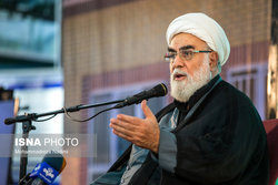 تنها گروهی که از خدا میترسند و حساب میبرند علما هستند