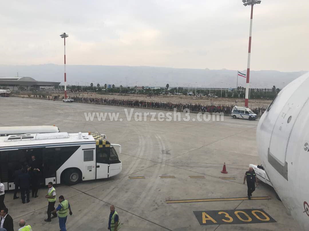 استقبال باورنکردنی از پرسپولیس در جم+عکس استقبال باورنکردنی از پرسپولیس در جم+عکس