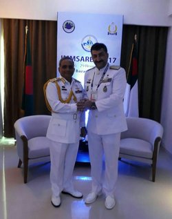 رئیس هیئت اعزامی نداجا با فرمانده نیروی دریایی بنگلادش دیدار کرد