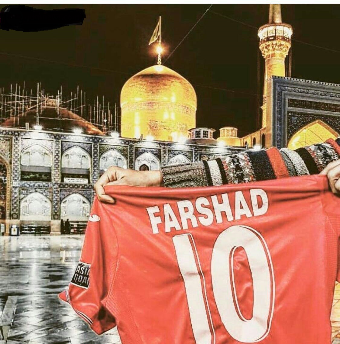 پیراهن شماره ۱۰ پرسپولیس در جوار بارگاه امام هشتم + عکس پیراهن شماره ۱۰ پرسپولیس در جوار بارگاه امام هشتم + عکس